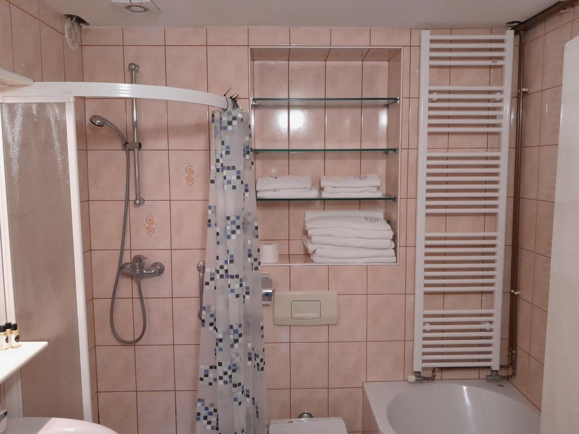 Hotel Pri Belokranjcu Novo Mesto Luaran gambar