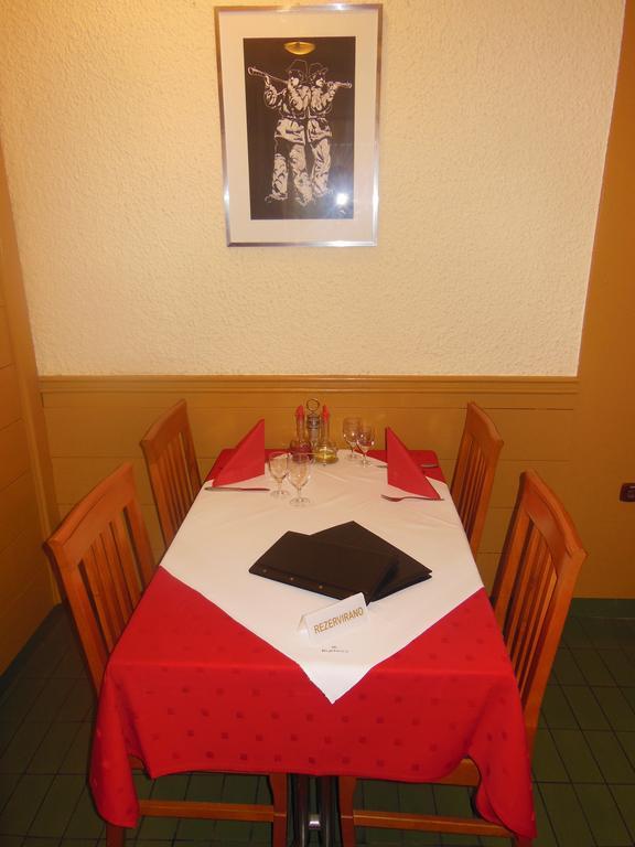 Hotel Pri Belokranjcu Novo Mesto Luaran gambar