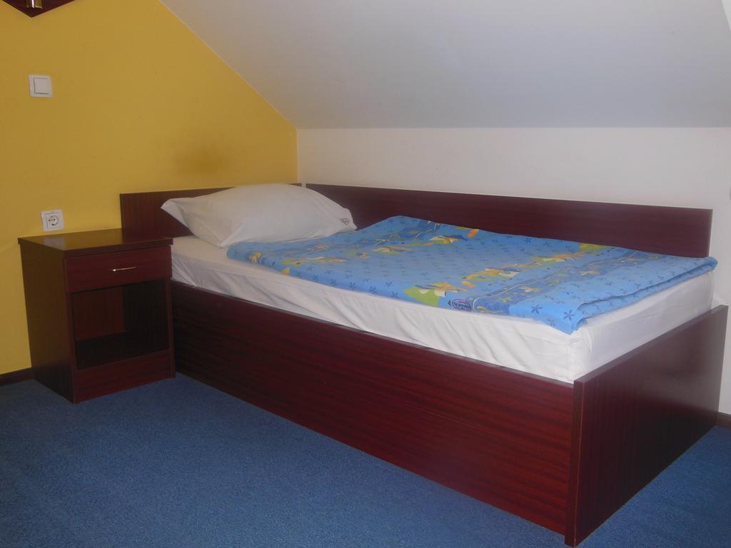Hotel Pri Belokranjcu Novo Mesto Bilik gambar